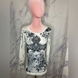 Y2K Inspired Black and White Graphic Long Sleeve Top